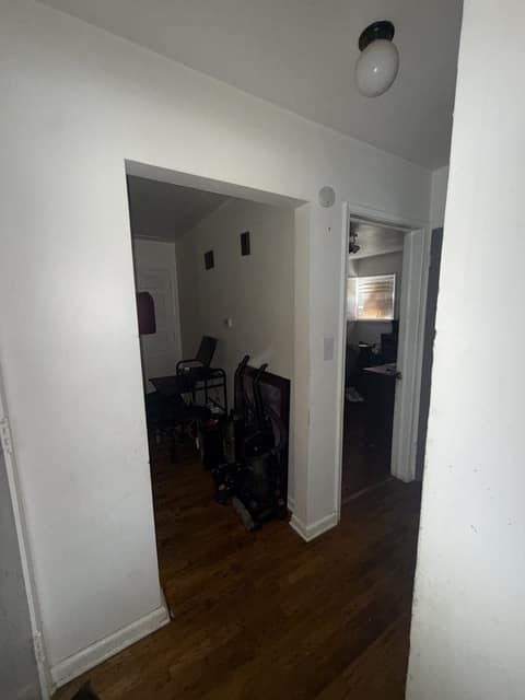 2625 Seneca St photo 3