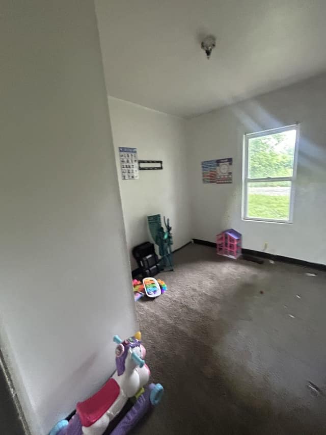 26 Leonard Dr photo 4
