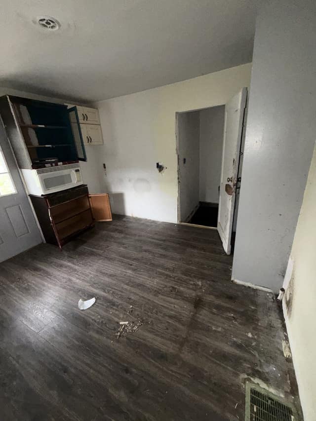 3024 Glenwood Ave photo 2