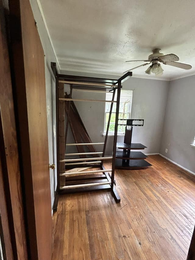 306 Isabell St photo 11