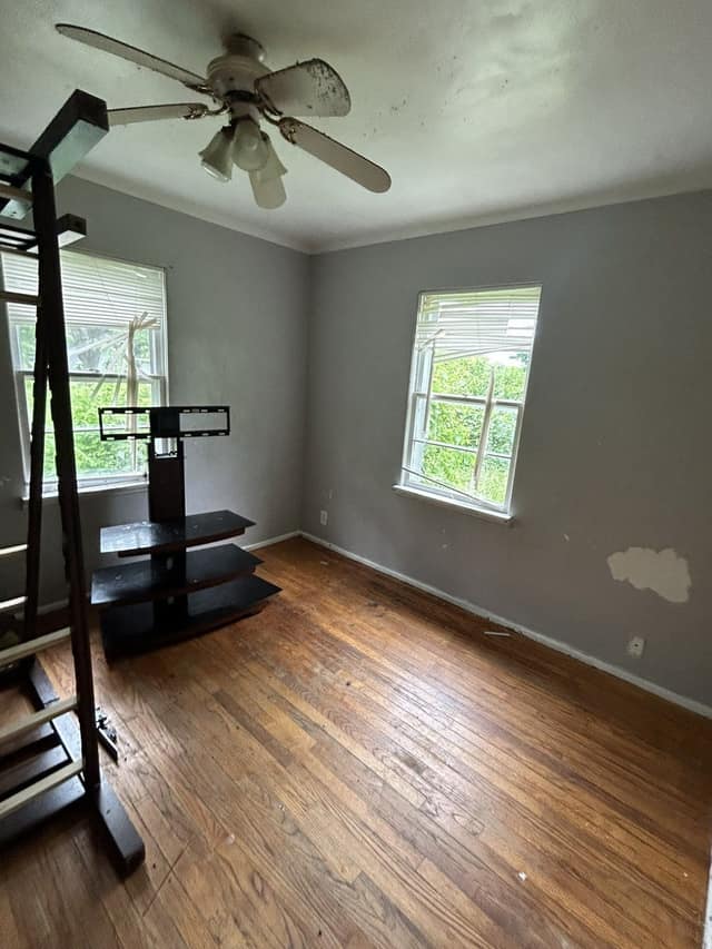 306 Isabell St photo 3