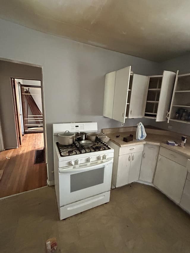 306 Isabell St photo 9