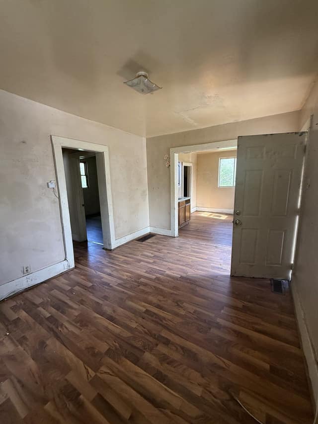 347 N Stone St photo 7