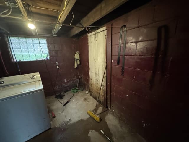 376 Highland St photo 21