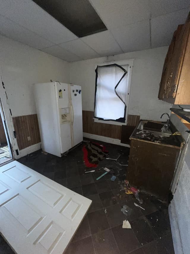 406 Morton St photo 11