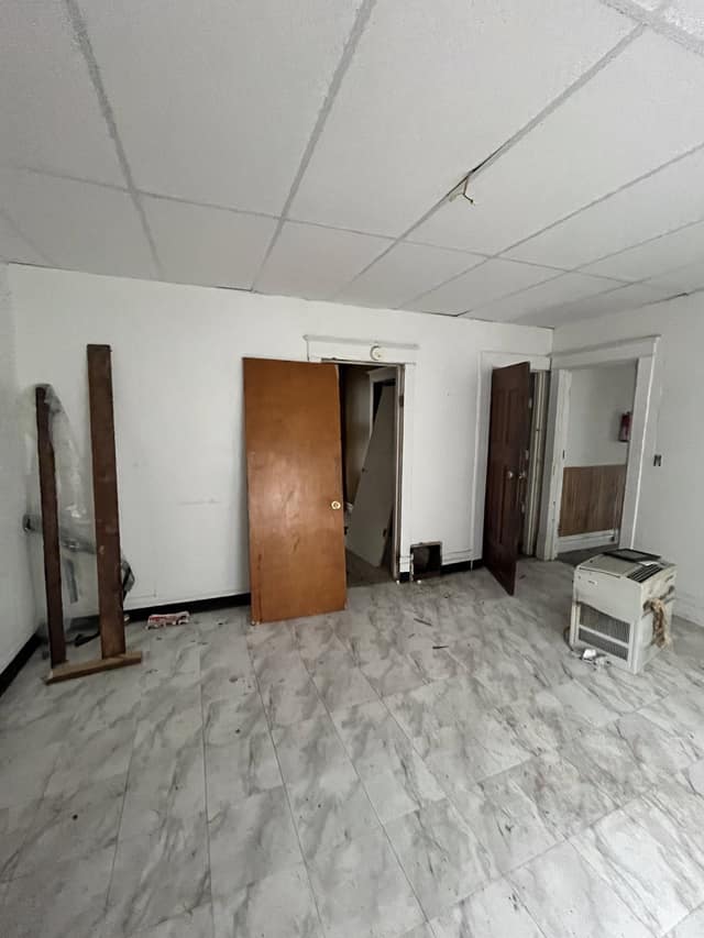 406 Morton St photo 2