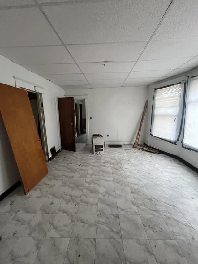 406 Morton St photo 5