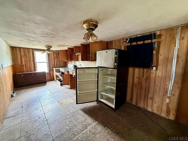 431 Finch St photo 6