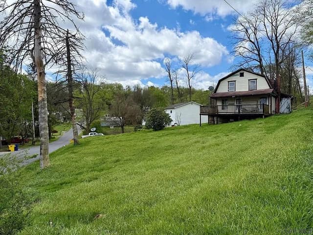 431 Finch St photo 21