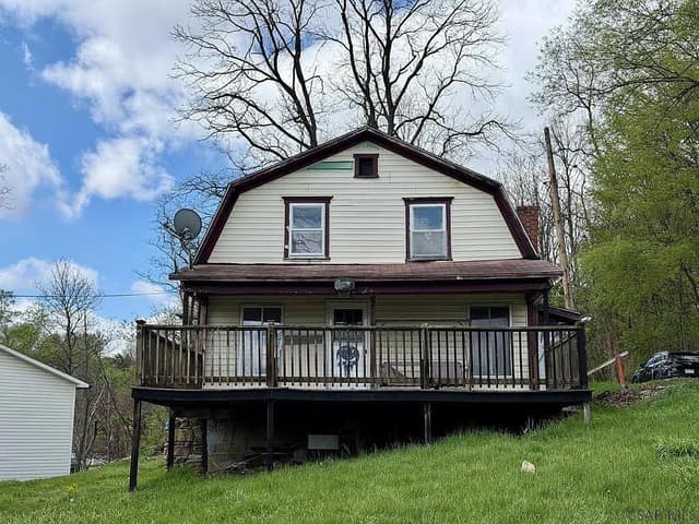 431 Finch St photo 1