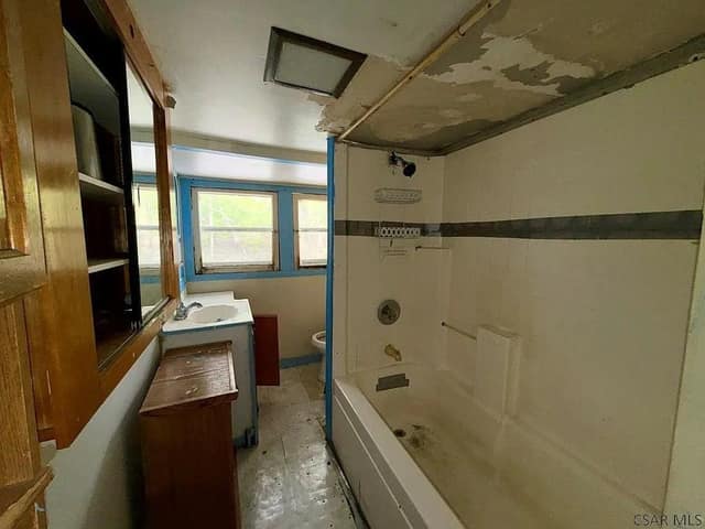 431 Finch St photo 12