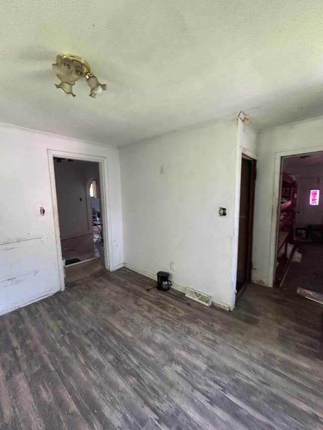 4 W Delmar Ave photo 1