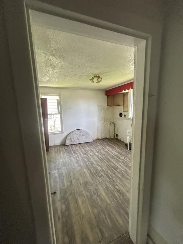 4 W Delmar Ave photo 11