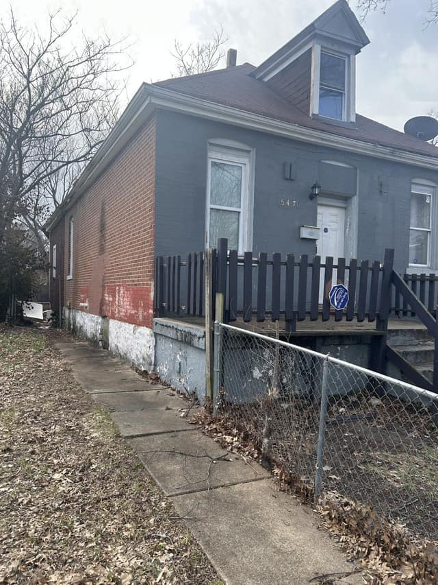 5470 Plover Ave photo 3