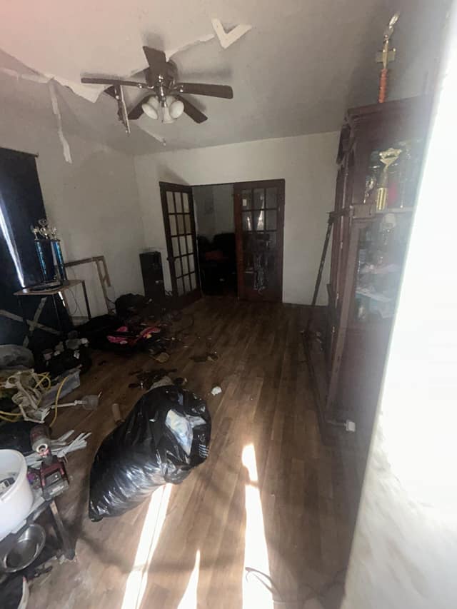 5617 Warren Ave photo 2