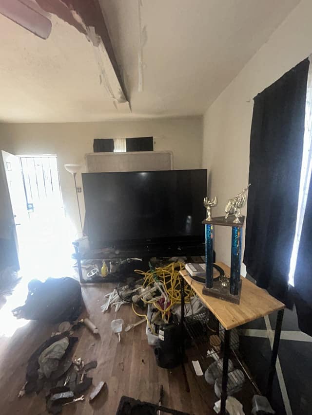 5617 Warren Ave photo 5