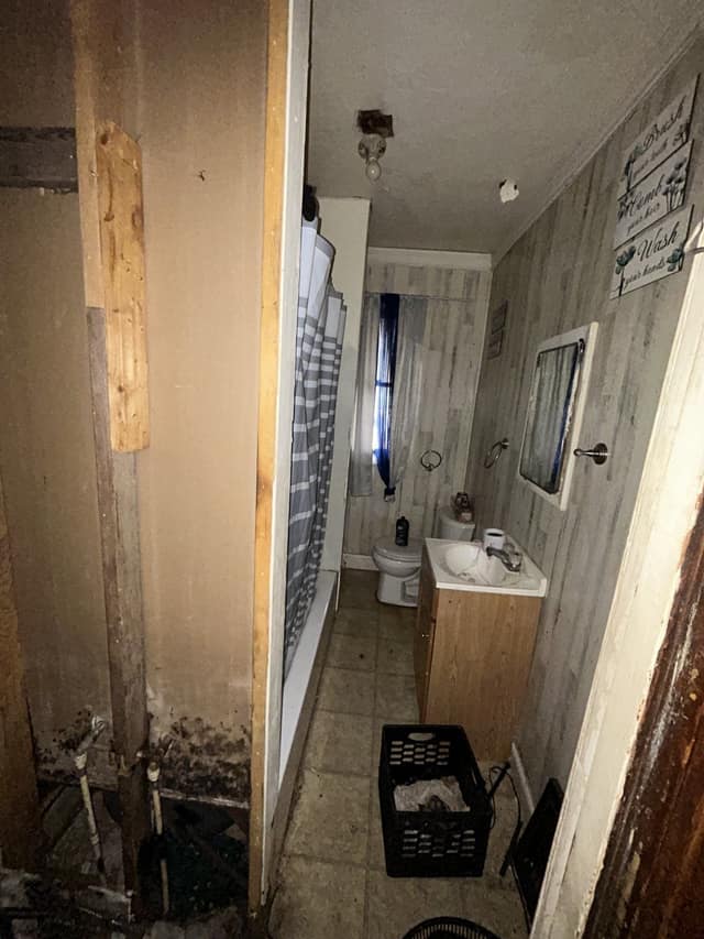 5617 Warren Ave photo 9