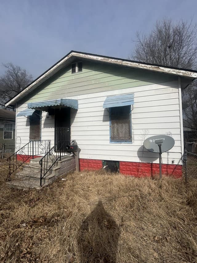 5617 Warren Ave photo 1