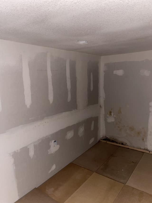 6069 Harney Ave photo 5