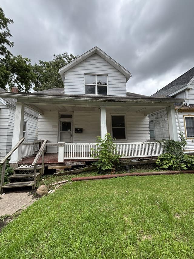 609 Tracy St photo 1