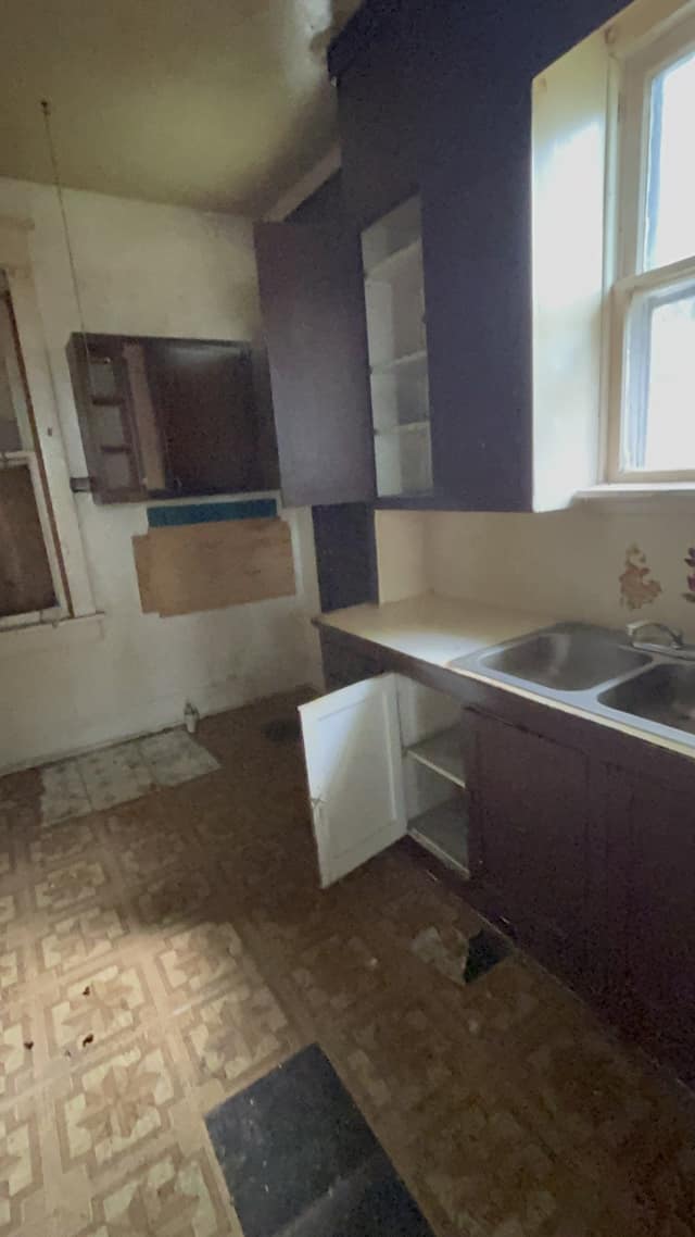 609 Tracy St photo 11