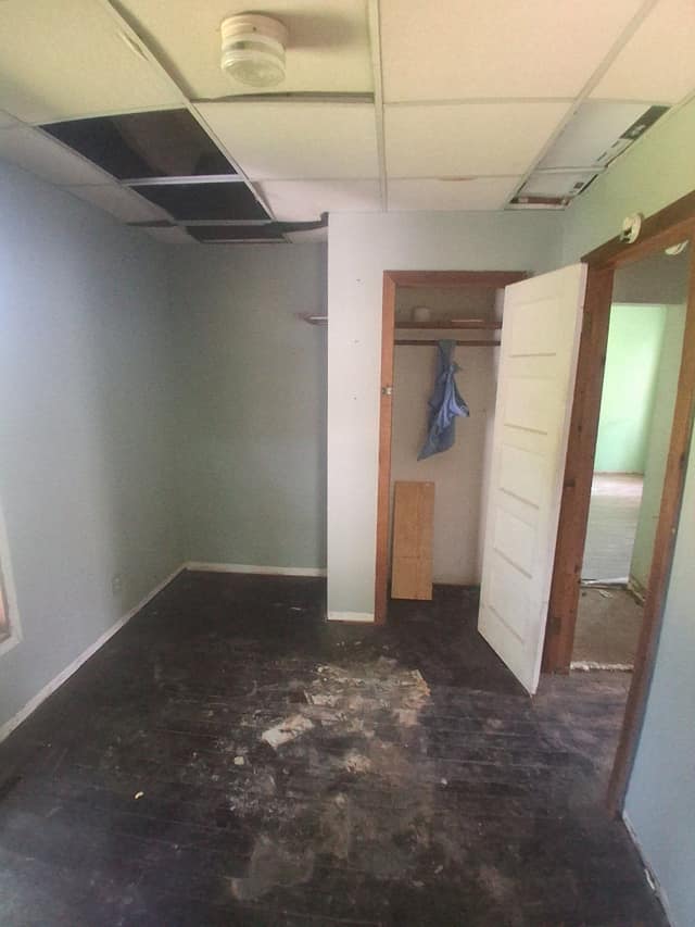 615 N Almond St photo 2