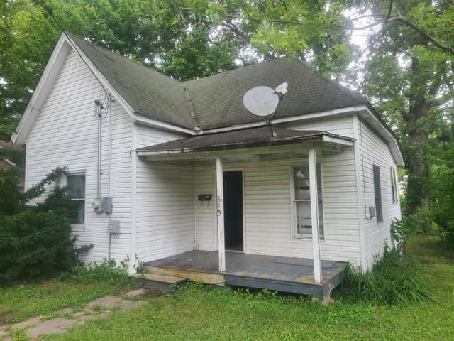 615 N Almond St photo 1
