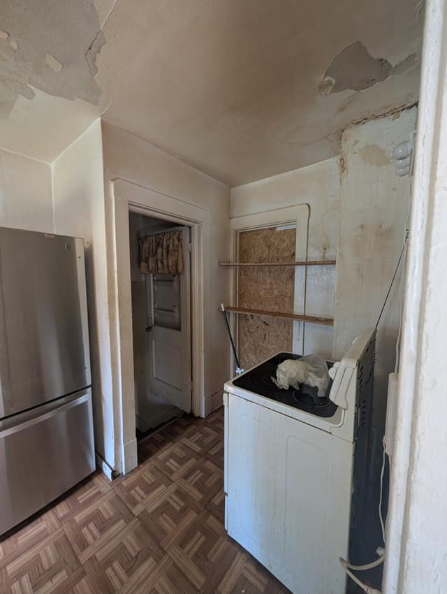 715 W Thrush Ave photo 6