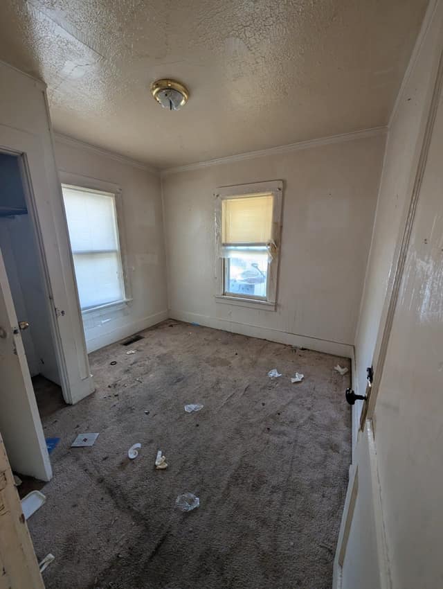 715 W Thrush Ave photo 2