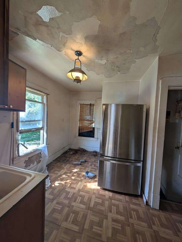 715 W Thrush Ave photo 8