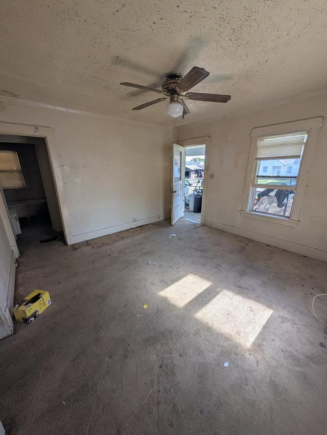 715 W Thrush Ave photo 5