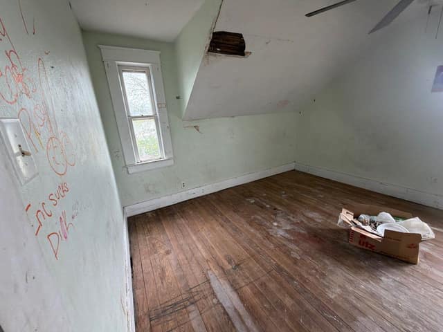 805 S Hickory St photo 16