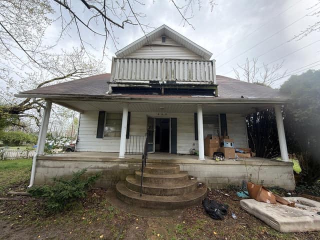 805 S Hickory St photo 1