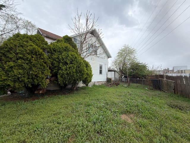 805 S Hickory St photo 21