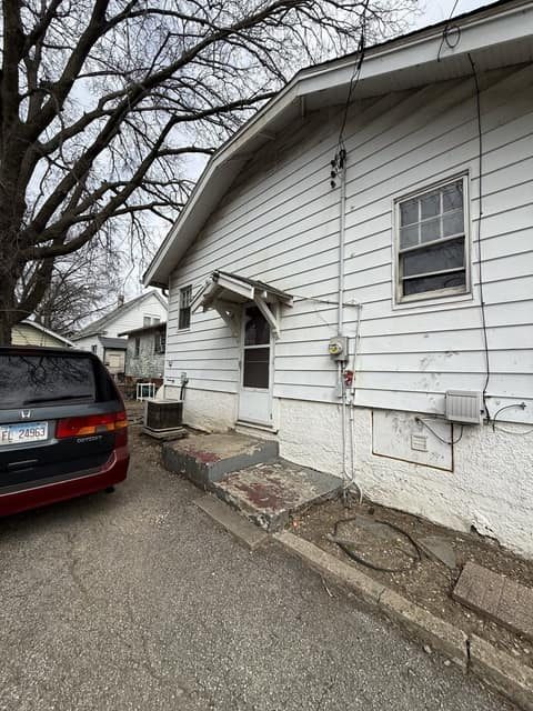 821 N Oakland Ave photo 17