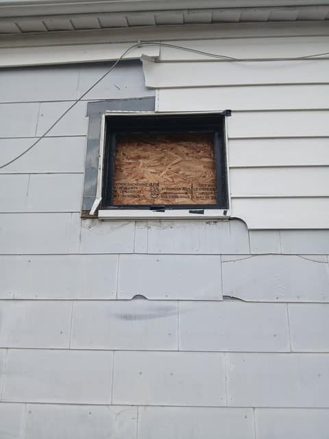912 Waldman Ave photo 3