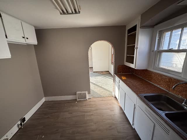 924 N Edmond St photo 5