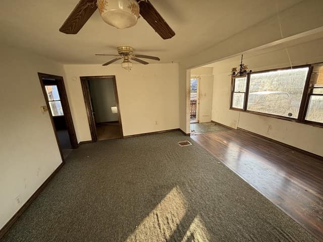 924 N Edmond St photo 2