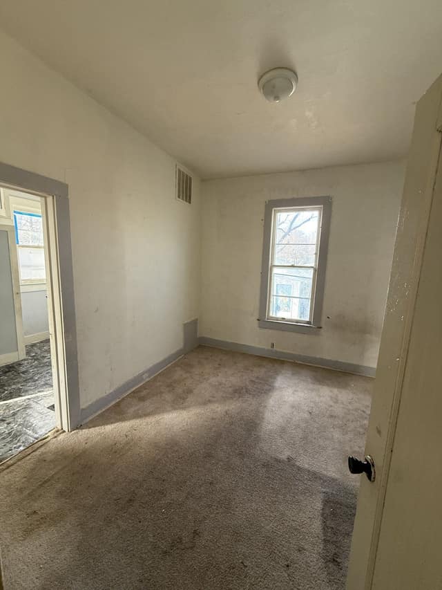 968 W View St photo 3