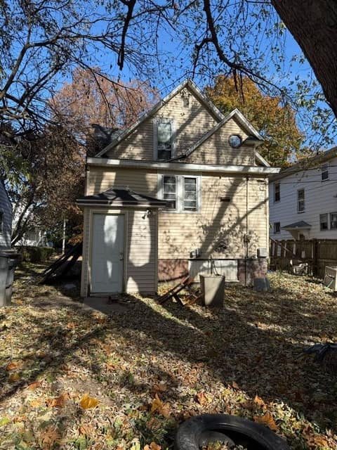 989 W Packard Ave photo 1