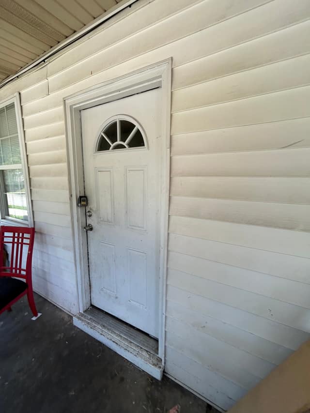 718 South Church Street photo 4