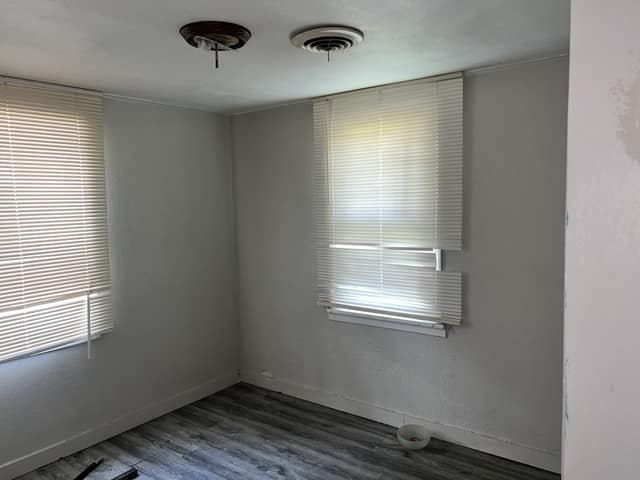 1524 N Summit Ave photo 3