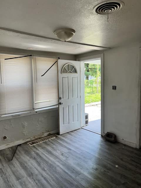 1524 N Summit Ave photo 16