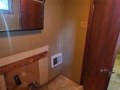 304 Gilbert St photo 7