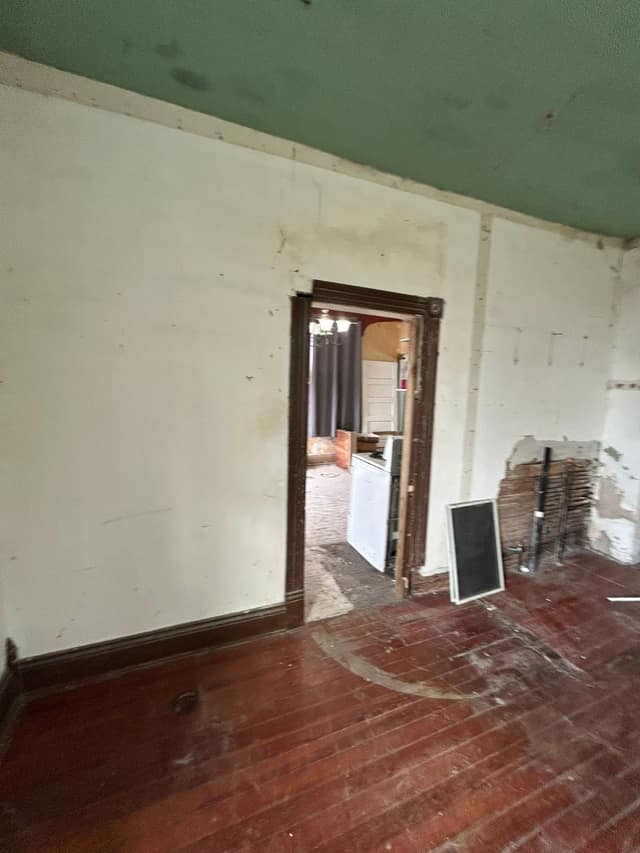 106 S Benton St photo 7