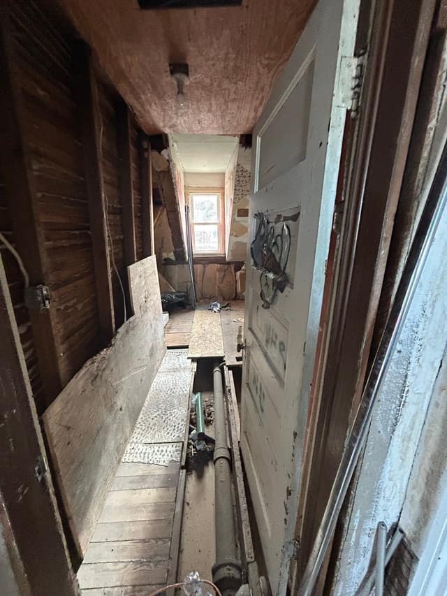 106 S Benton St photo 13