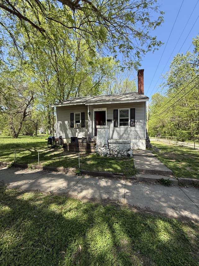 462 W Leafland Ave photo 1