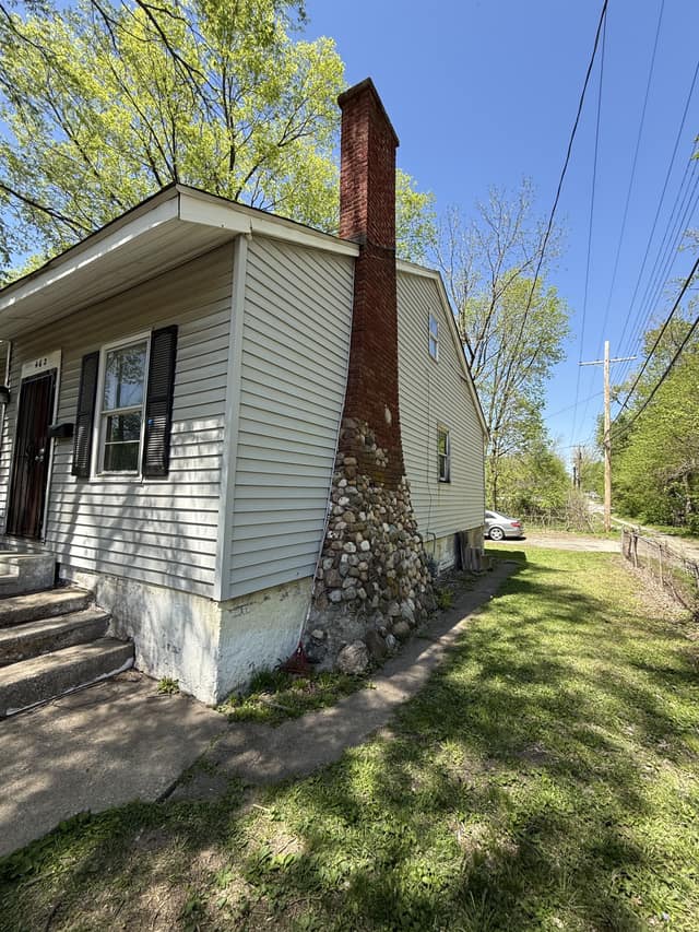 462 W Leafland Ave photo 2