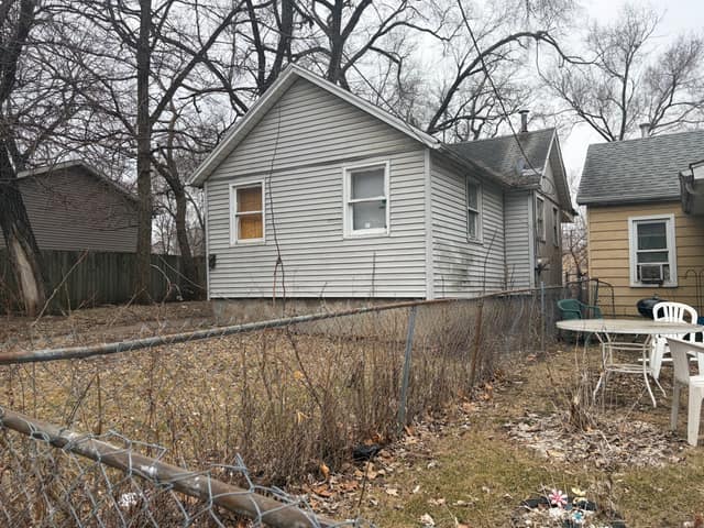 1829 S Stanley St photo 2