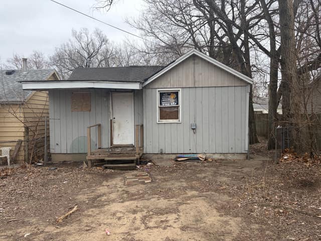 1829 S Stanley St photo 4